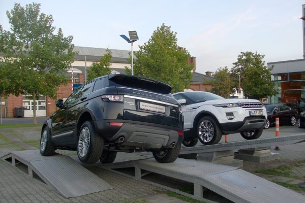 landrover-jaguar-12 landrover-jaguar-12