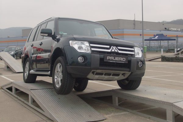 mitsubishi-2 mitsubishi-2