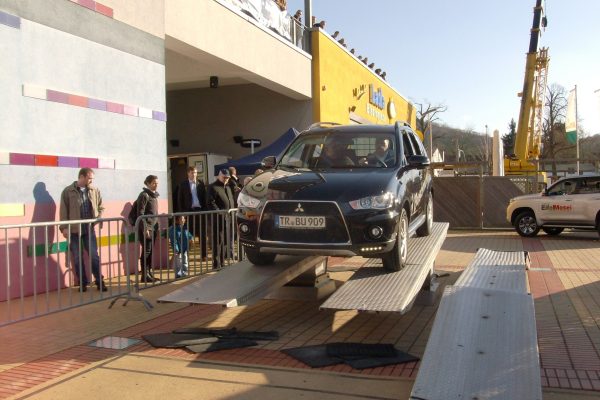 mitsubishi-3 mitsubishi-3