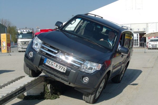 mitsubishi-4 mitsubishi-4