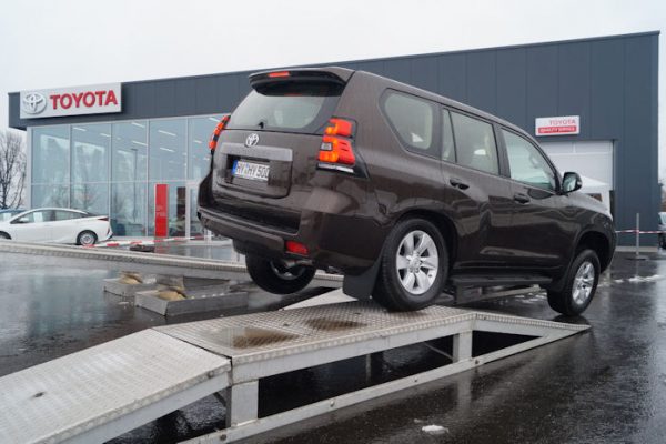 Toyota-Landc-VS Toyota-Landc-VS