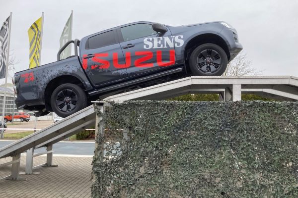 Isuzu_Br_IMG_2545 Isuzu_Br_IMG_2545