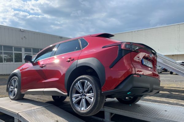 Solterra_VS_eSUV_IMG_4857 Solterra_VS_eSUV_IMG_4857